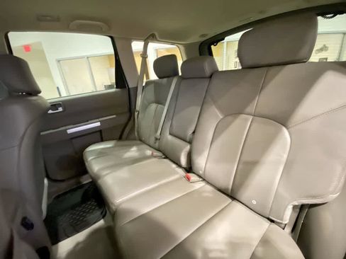 Used 2007 Mitsubishi Endeavor SE image 23