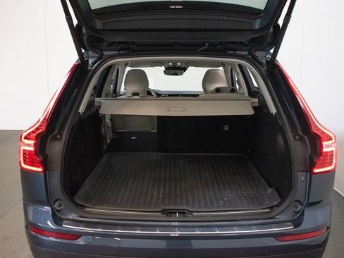 Used 2021 Volvo XC60 T5 Momentum w/ Protection Package Premier AWD/4WD image 25