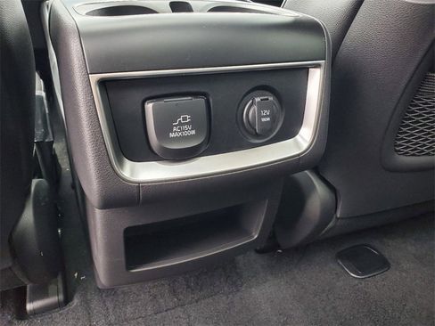 New 2025 Kia Carnival SX Prestige image 31