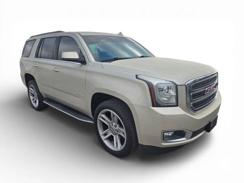 Used 2017 GMC Yukon SLT image 2