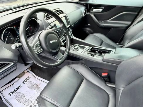 Used 2020 Jaguar F-PACE Premium AWD/4WD image 2