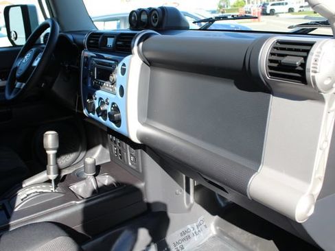 Used 2011 Toyota FJ Cruiser 4WD w/ Upgrade Pkg image 22