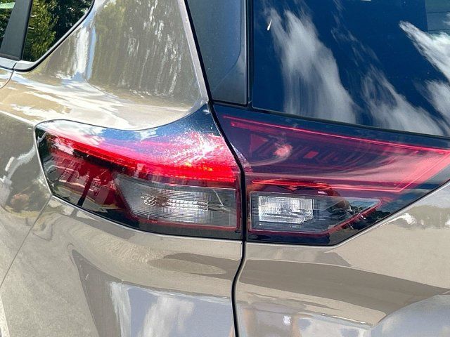 Certified 2025 Nissan Rogue SV AWD/4WD image 11