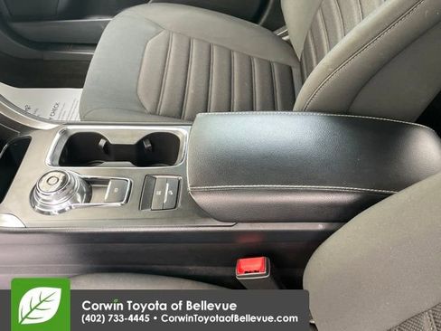 Used 2019 Ford Fusion SE image 16