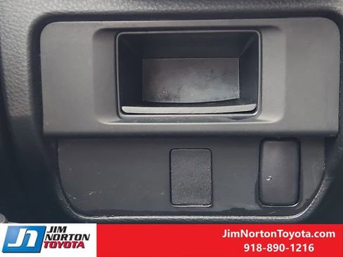 Used 2017 Toyota Tacoma SR RWD image 23