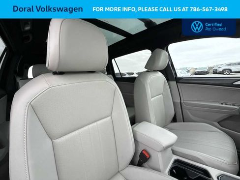 Used 2023 Volkswagen Tiguan SE R-Line image 27