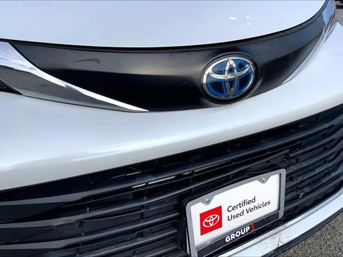 Used 2022 Toyota Sienna XLE image 27