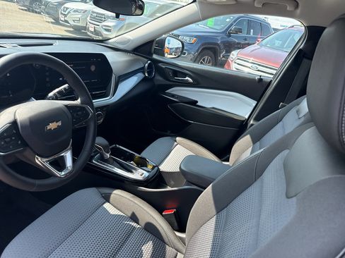 Certified 2024 Chevrolet Trax LT w/ Driver Confidence Package FWD image 25