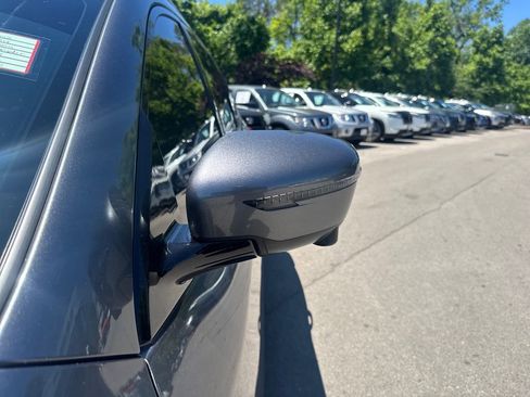 Used 2019 Nissan Pathfinder Platinum AWD/4WD image 32