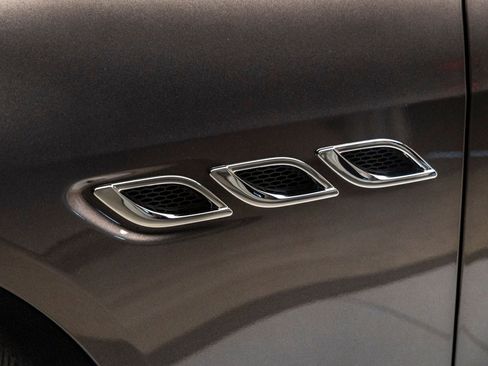 Used 2017 Maserati Quattroporte S GranLusso Q4 image 25