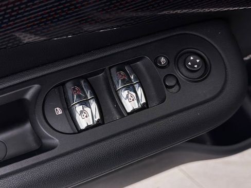 Used 2019 MINI Cooper Clubman S image 19