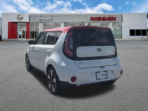 Used 2017 Kia Soul + w/ Designer's Package FWD image 5