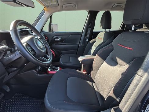 Certified 2022 Jeep Renegade Trailhawk image 18