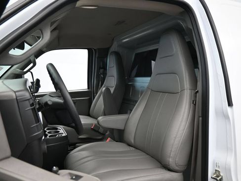 New 2026 Chevrolet Express 2500 Extended w/ Driver Convenience Package RWD image 10