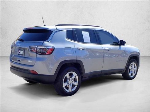 Used 2023 Jeep Compass Latitude w/ Sun and Sound Group AWD/4WD image 4