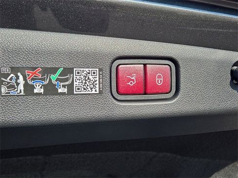 New 2026 Mercedes-Benz E 350 4MATIC Sedan image 29