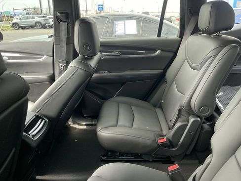 Used 2024 Cadillac XT6 Sport w/ Technology Package image 6