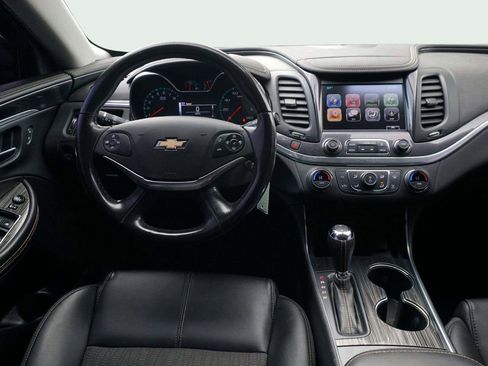 Used 2017 Chevrolet Impala LT FWD image 18