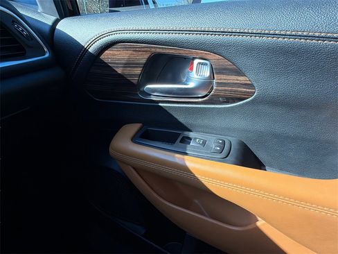 Used 2021 Chrysler Pacifica Pinnacle image 39