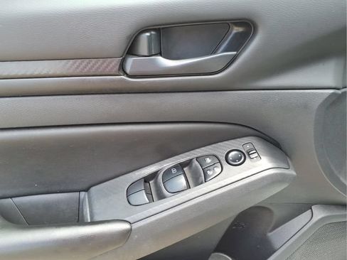 Used 2023 Nissan Altima 2.5 S FWD image 11