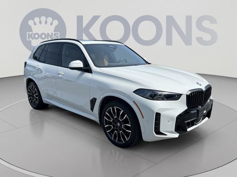 Used 2024 BMW X5 xDrive40i w/ M Sport Package AWD/4WD image 10