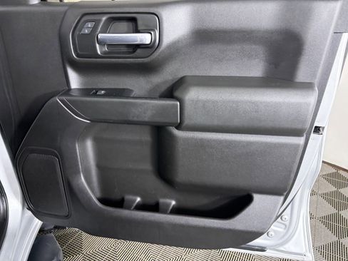 Used 2019 Chevrolet Silverado 1500 Custom w/ Custom Value Package image 40