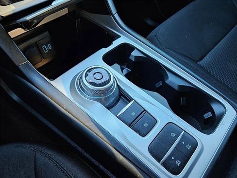 Used 2022 Ford Explorer XLT image 12