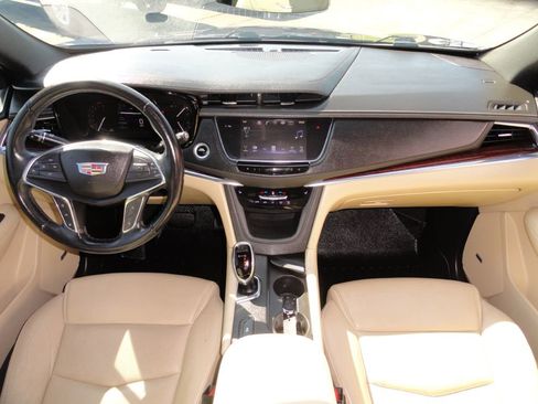 Used 2019 Cadillac XT5 Luxury FWD image 6