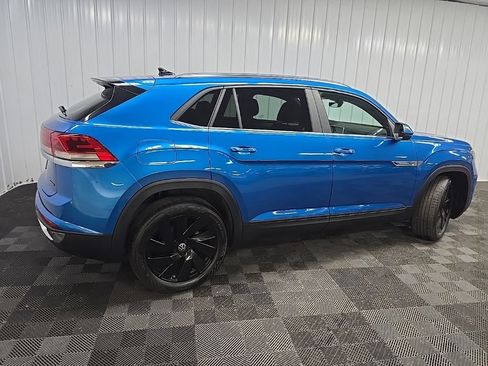 Used 2024 Volkswagen Atlas Cross Sport SE w/ Panoramic Sunroof Package AWD/4WD image 3