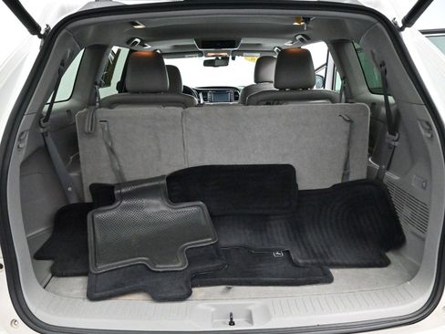 Used 2016 Toyota Highlander Limited w/ Driver Technology Package image 10