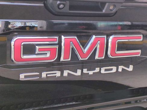 Used 2024 GMC Canyon AT4 w/ Technology Package image 9