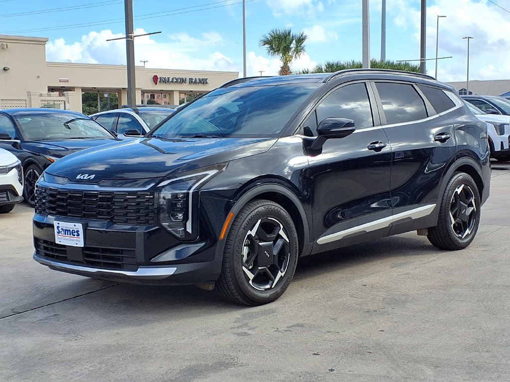 Certified 2026 Kia Sportage EX w/ EX Panorama Roof Package FWD image 4