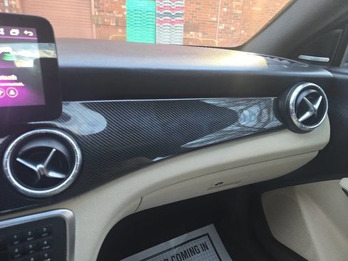 Used 2014 Mercedes-Benz CLA 250 CLA 250 4dr Sedan w/ Premium 1 Package image 24