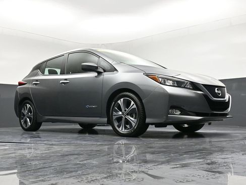 Used 2019 Nissan Leaf SV w/ SV Technology Package image 28