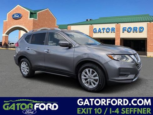 Used 2017 Nissan Rogue SV FWD image 1