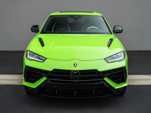 Used 2023 Lamborghini Urus S image 3