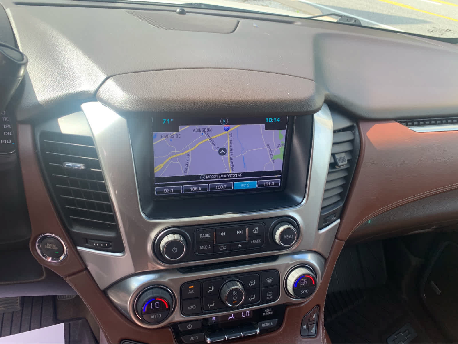 Used 2018 Chevrolet Suburban Premier AWD/4WD image 19