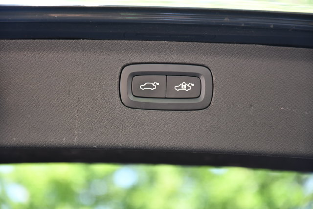 Certified 2024 Volvo XC90 T8 Plus w/ Protection Package Premier AWD/4WD image 31