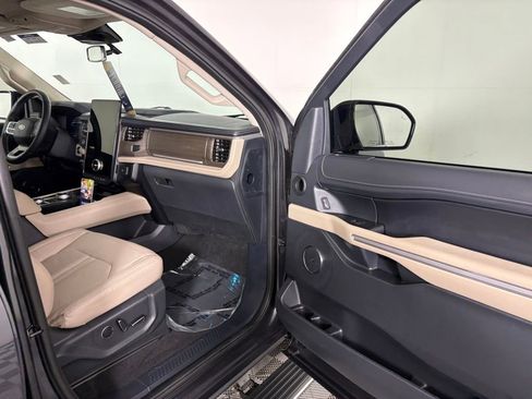 Used 2024 Ford Expedition Max Limited AWD/4WD image 40
