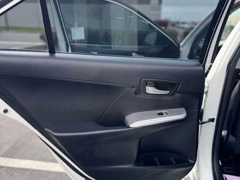 Used 2014 Toyota Camry SE image 10
