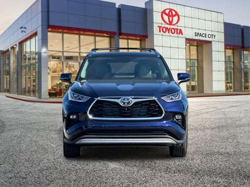 New 2026 Toyota Highlander Platinum AWD/4WD image 9