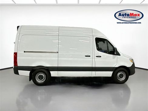 Used 2025 Mercedes-Benz Sprinter 2500 image 9