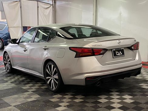 Used 2019 Nissan Altima 2.5 SR FWD image 4