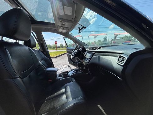 Used 2016 Nissan Rogue SL w/ SL Premium Package FWD image 8