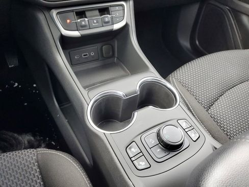 Used 2023 GMC Terrain SLE w/ Driver Convenience Package image 28