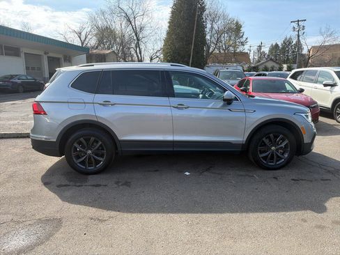 Used 2022 Volkswagen Tiguan SE AWD/4WD image 6