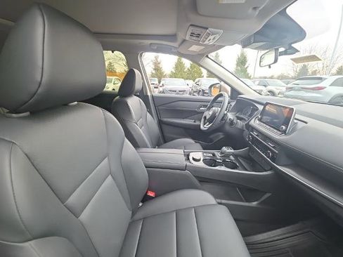 Certified 2024 Nissan Rogue SV w/ SV Premium Package image 8