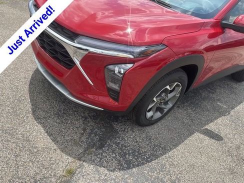 New 2026 Chevrolet Trax LT FWD image 9
