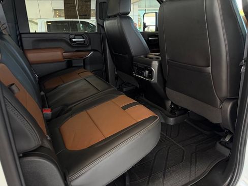 Used 2022 Chevrolet Silverado 2500 High Country w/ Z71 Off-Road Package AWD/4WD image 18