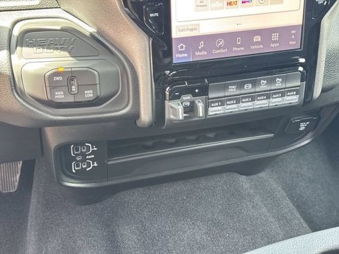 New 2026 RAM 2500 Tradesman AWD/4WD image 27